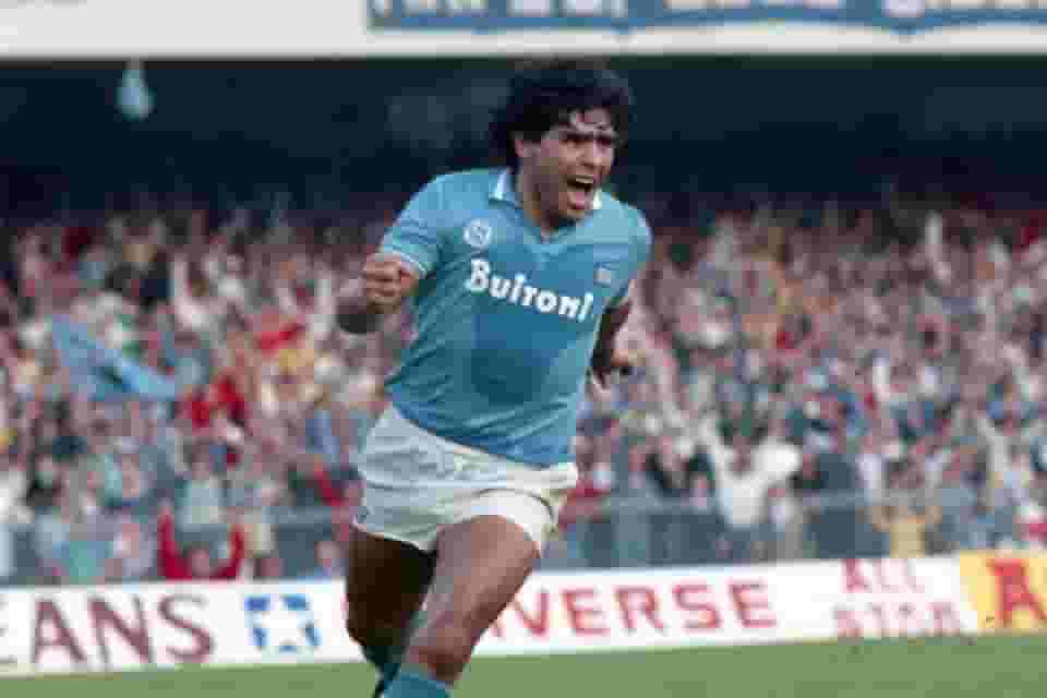 Maradona giành nhiều vinh quang khi thi đấu cho Napoli